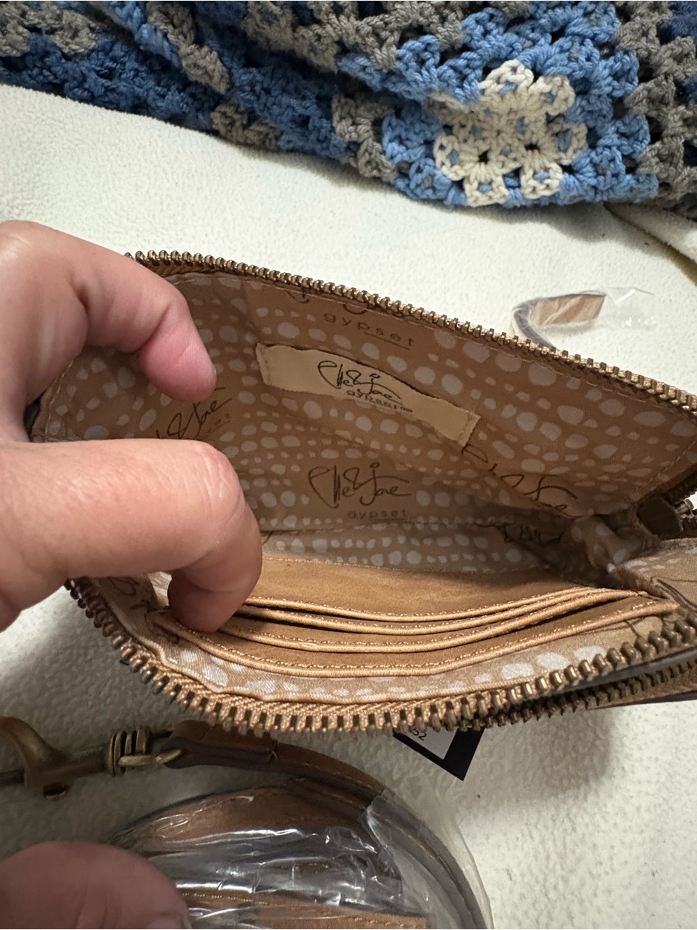 Elle Jae WAIMEA BAY WRISTLET IN SPARROW - Picture 5 of 9